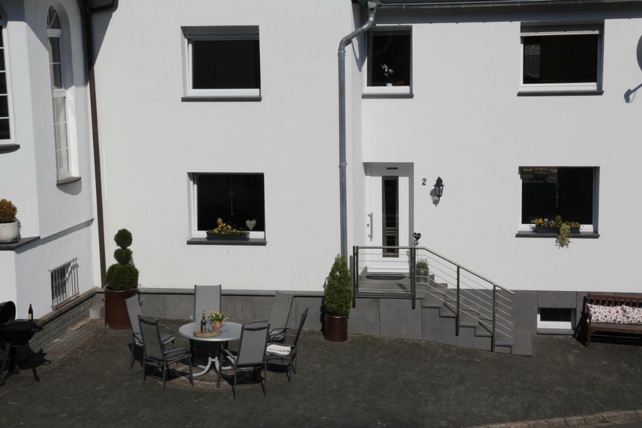 Ferienhaus Am Kreuzberg - Nuerburgring Ulmen Buitenkant foto